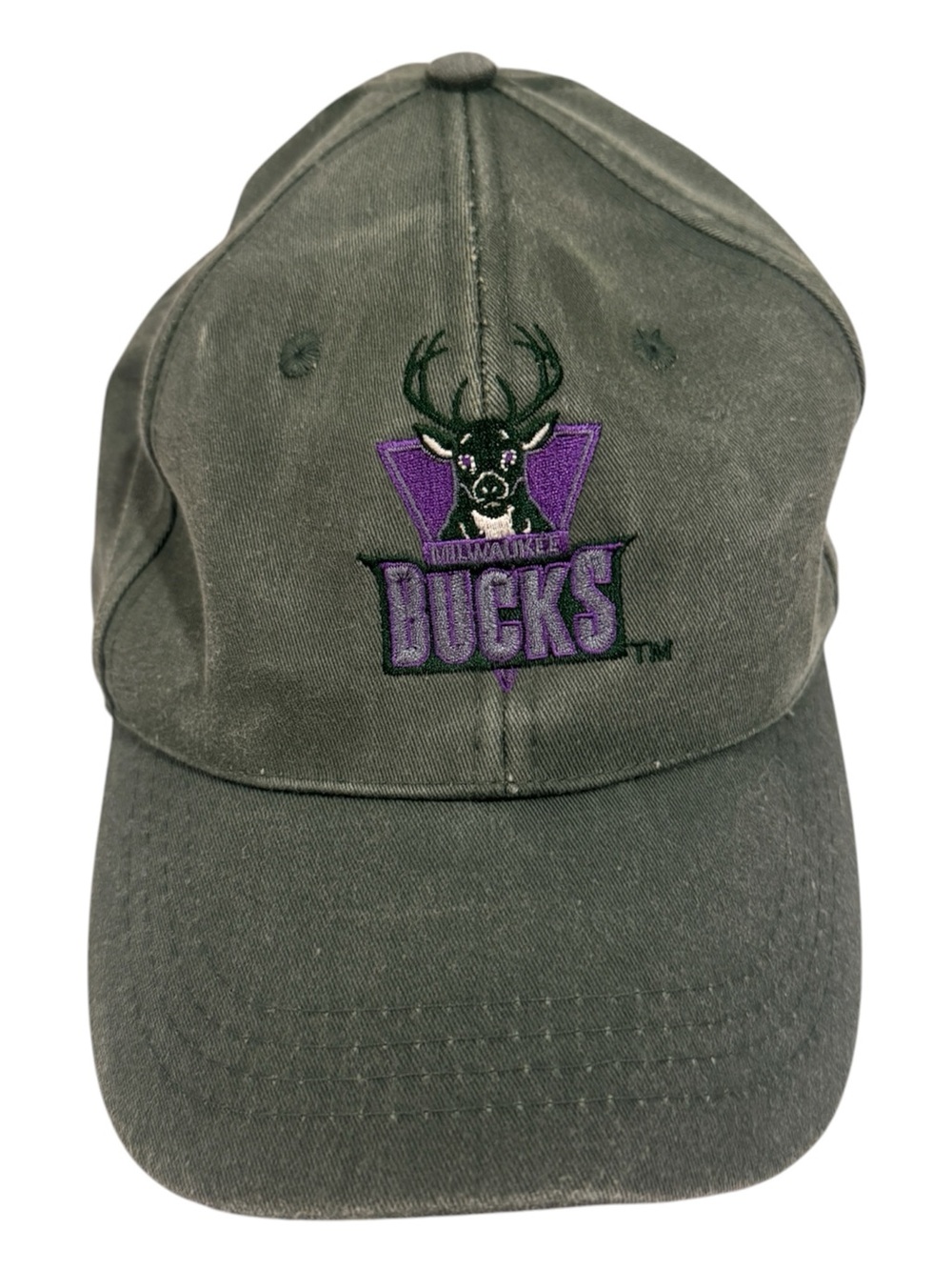 Vintage Milwaukee Bucks Strapback Hat 🏀